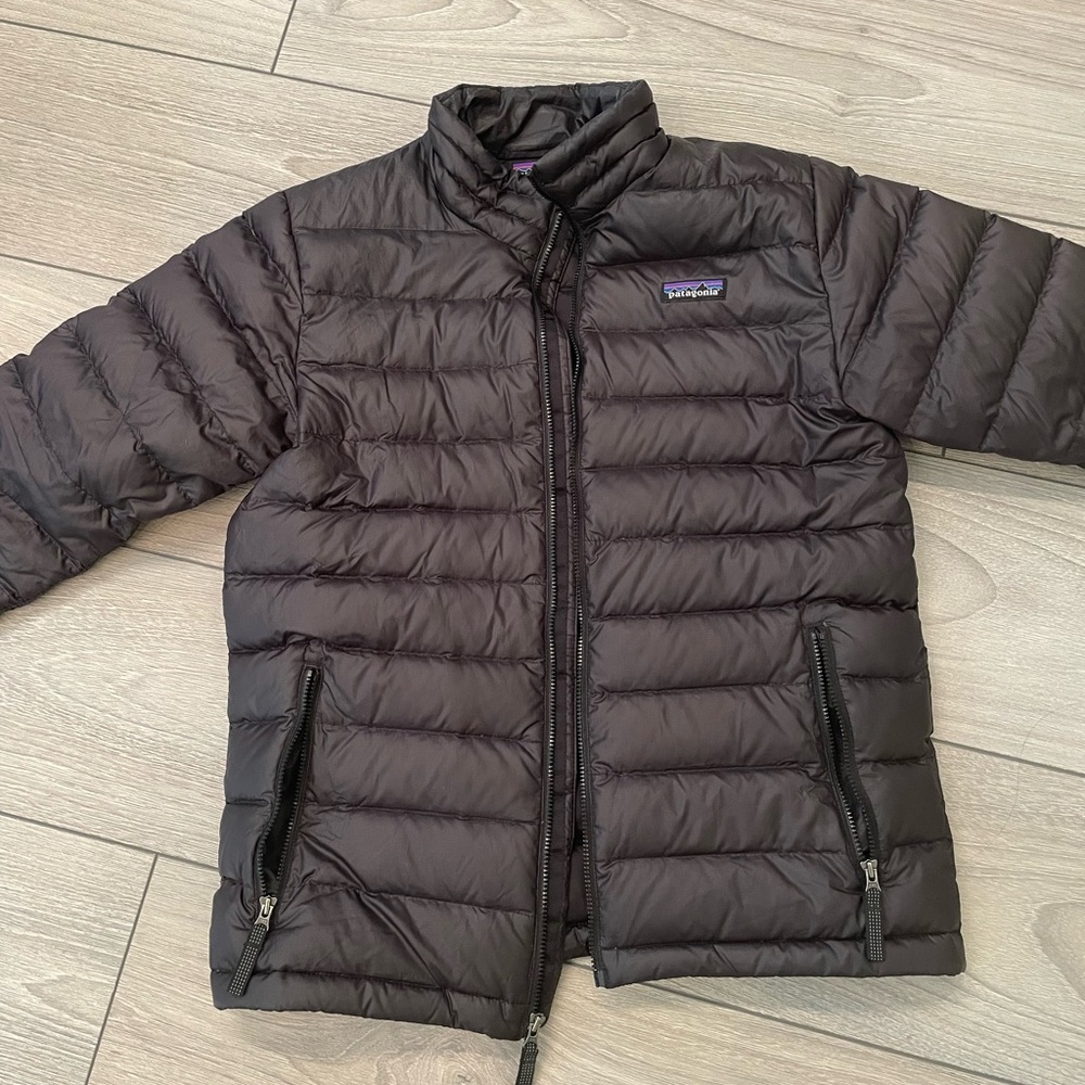 Patagonia Boy’s Large Down Puffer Jacket fits Women’s Small to Medium